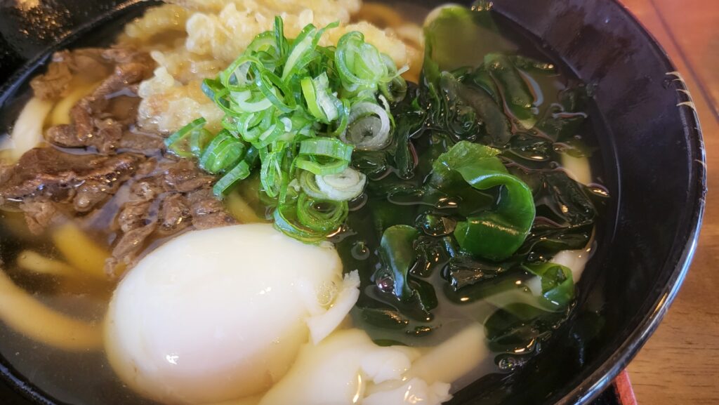 福岡の肉ごぼう天うどん